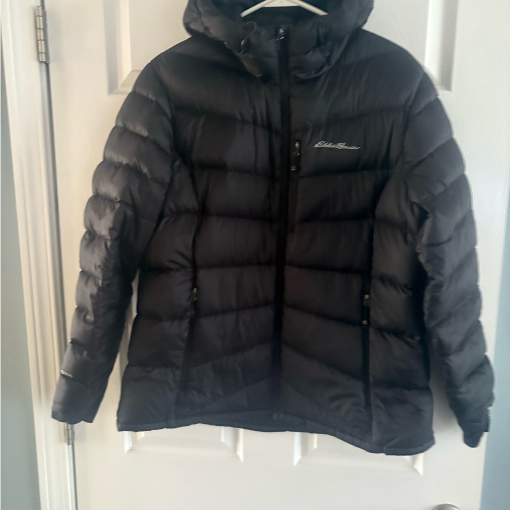 Eddie Bauer Black Puffer Jacket with Hood. Women size XL.